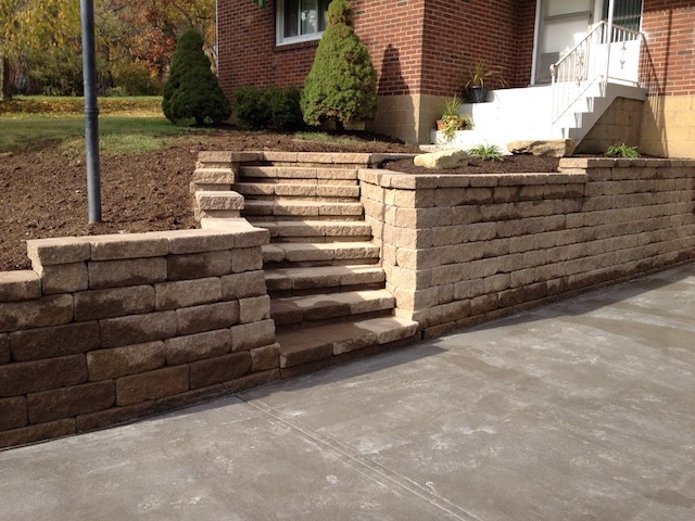 Retaining Wall with steps 
